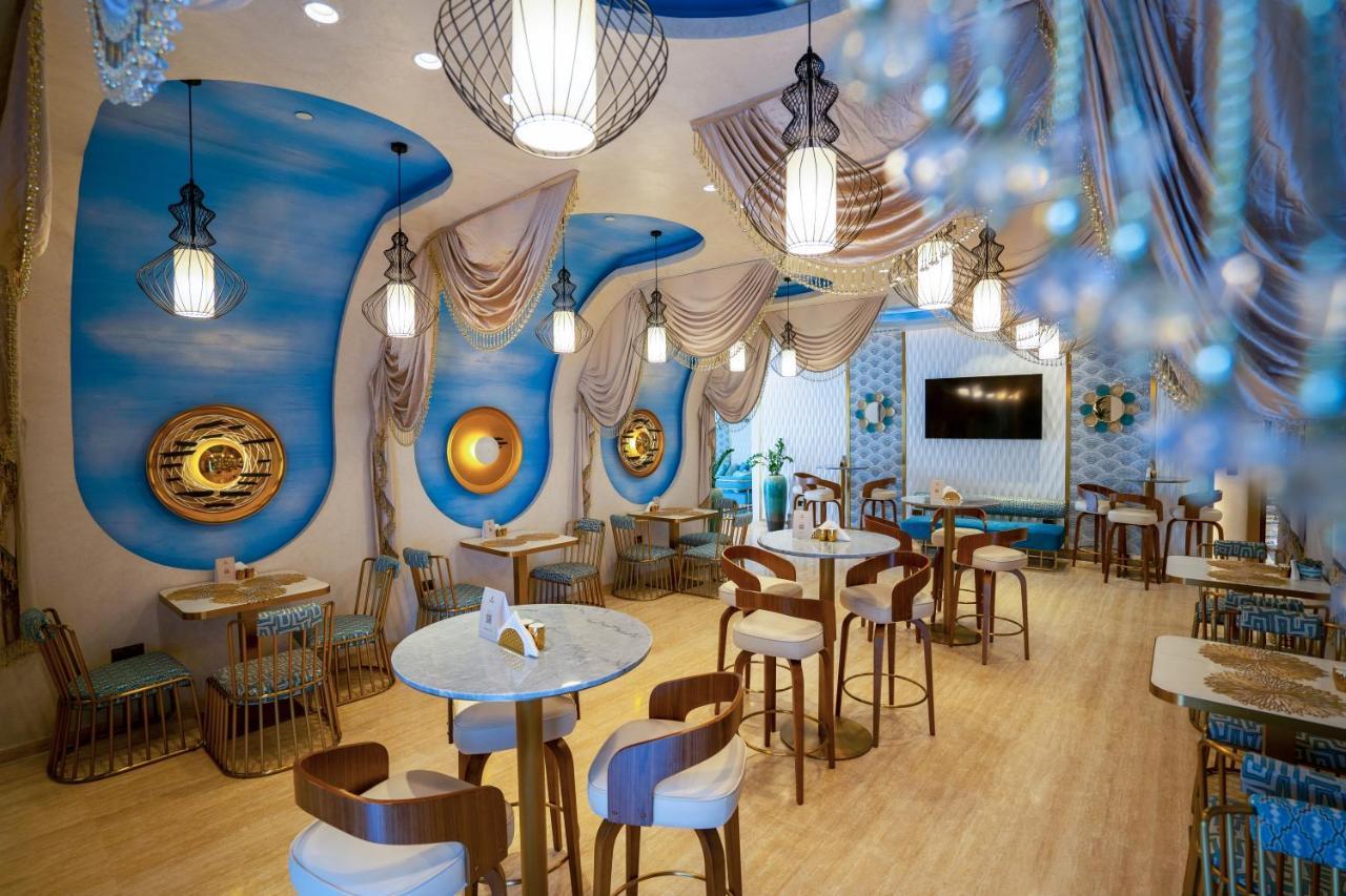 Velero Hotel Doha Lusail Eksteriør bilde The interior of the restaurant