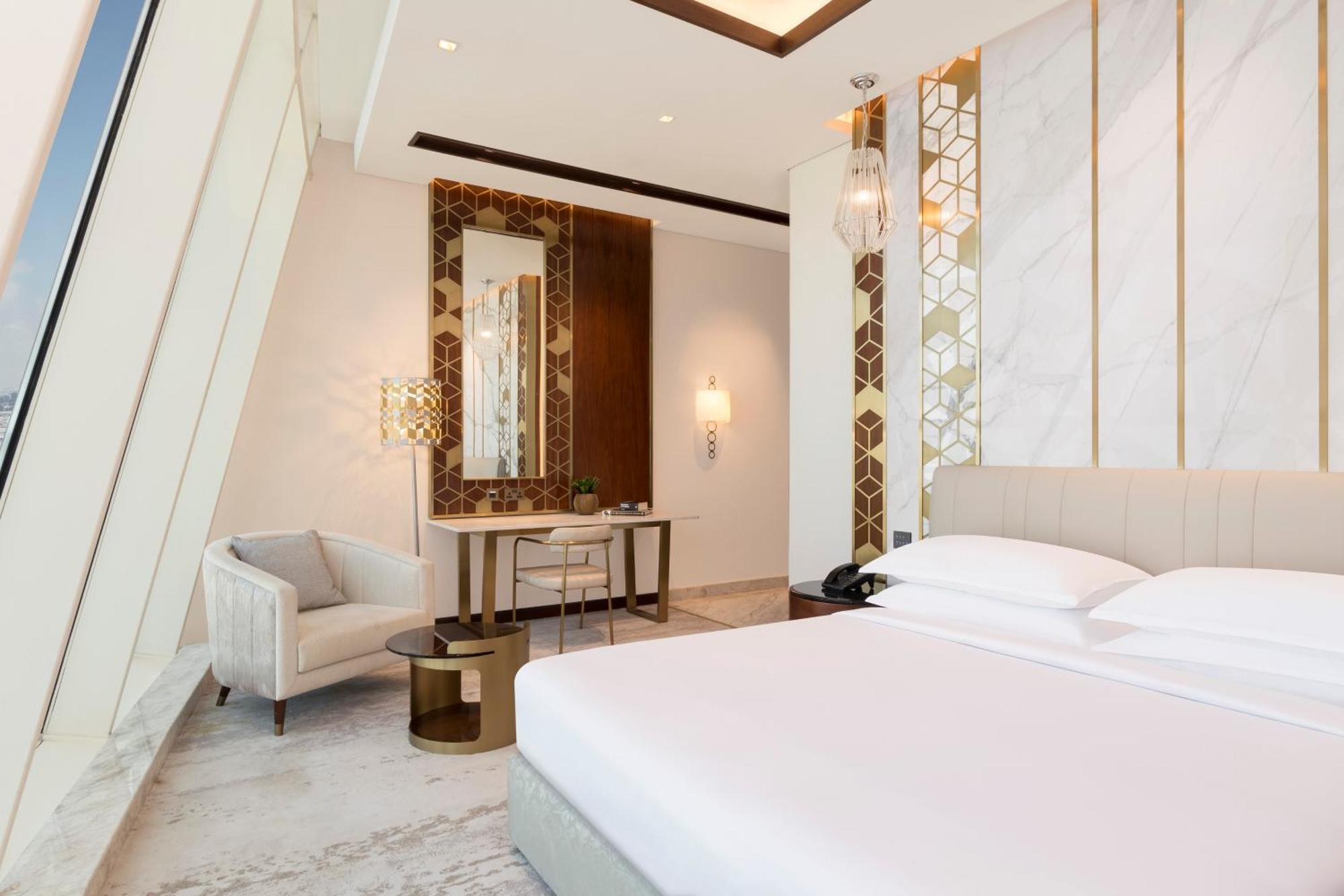 Velero Hotel Doha Lusail Eksteriør bilde A guest room at the hotel
