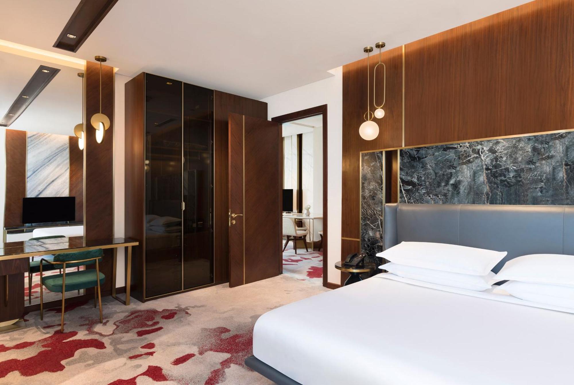 Velero Hotel Doha Lusail Eksteriør bilde A bedroom at the hotel