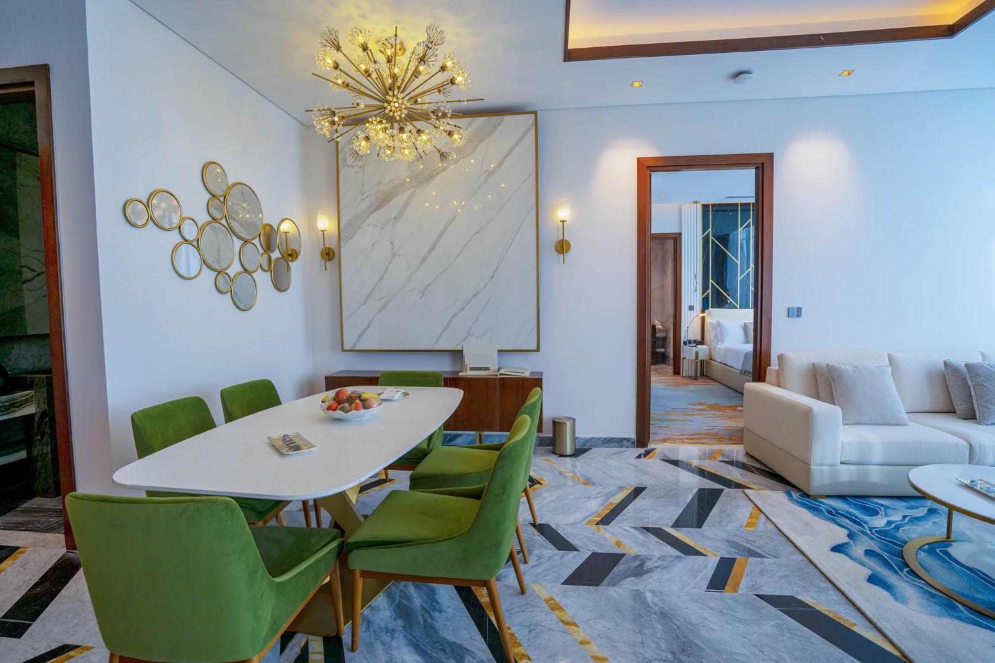 Velero Hotel Doha Lusail Eksteriør bilde A dining room